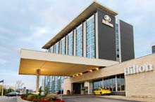 Hilton Toronto Airport Hotel & Suites 